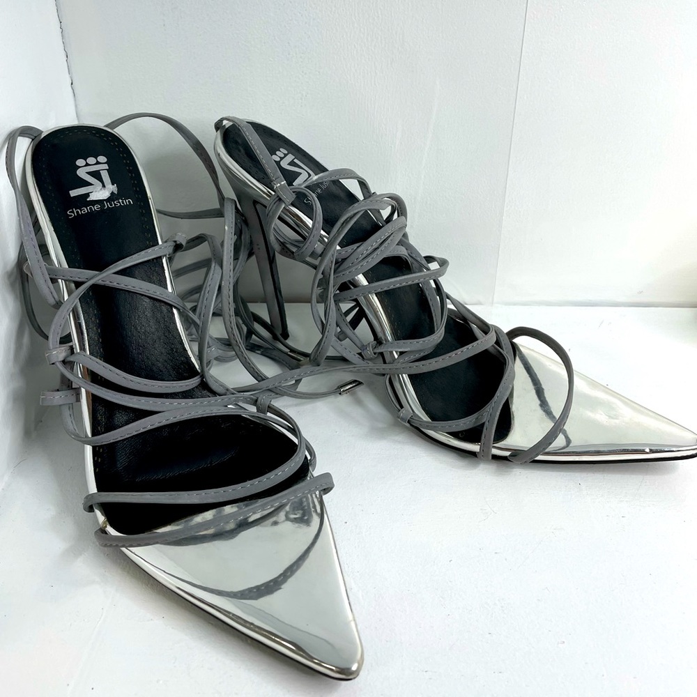 Reflective heels